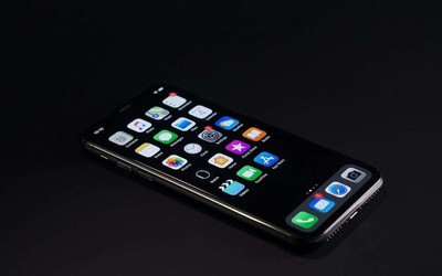 iPhone 13？新iPhone模型曝光：采用屏下鏡頭+Type-C