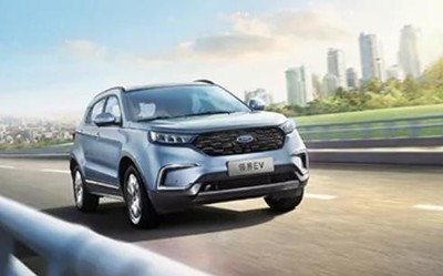 福特領(lǐng)界EV 2020款21點預(yù)售 配大天窗售18.28萬元起