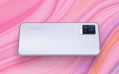 vivo S7正式開(kāi)售 4400萬(wàn)AF雙攝自拍照亮你的美2798起