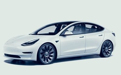 特斯拉Model 3再出事？偏離行駛車(chē)道撞上公交護(hù)欄